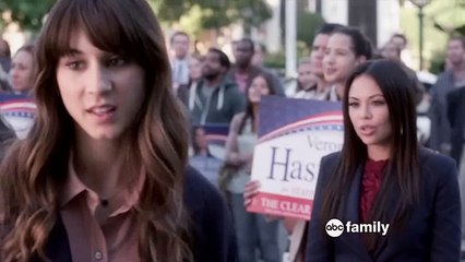 Pretty Little Liars Sexy Fashion at 2016 People's Choice Awards