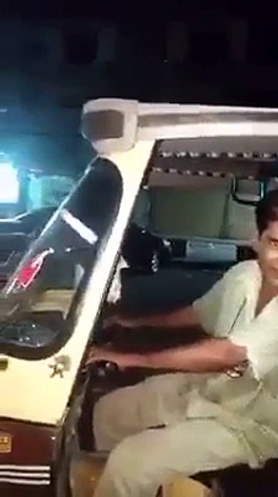 This Rickshaw Driver’s Song is Going Viral in India and Social Media
