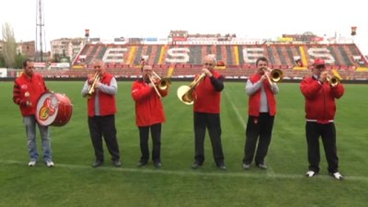 Bando Es-Es" Bu Sezon Hüzünlü Çalıyor