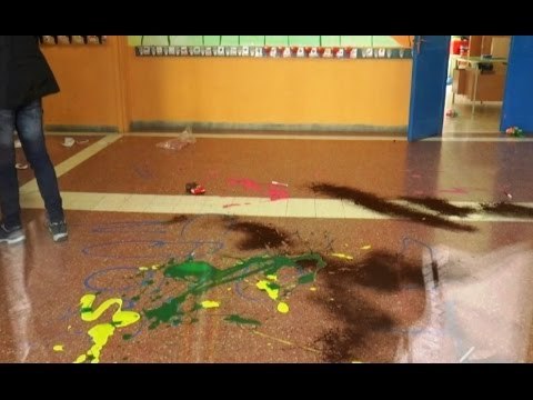 Napoli - La scuola Fava Gioia di Materdei nel mirino dei vandali (11.04.16)