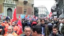 Governo Monti - Manifestazione contro la manovra finanziaria a Genova - 12 dicembre 2011 - Fiom