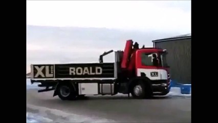 【神業】でかいトラックでドリフト