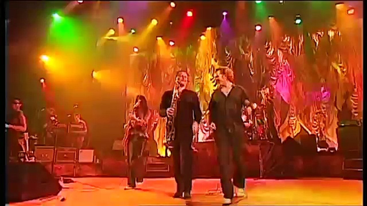 IN CONCERT '' SIMPLY RED '' LONDON 1998 52