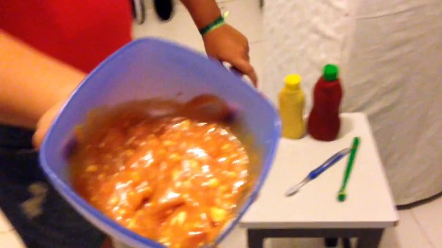 Desafio: Escovar Os Dentes Com Mostarda Maionese E ketchup Picante