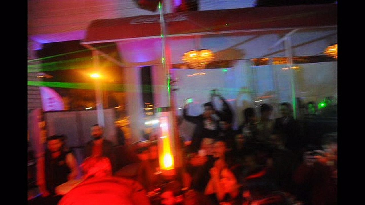 Erdem Kınay feat. Merve Özbey - Helal Ettim & Duman(Bistro Belman - Alanya)