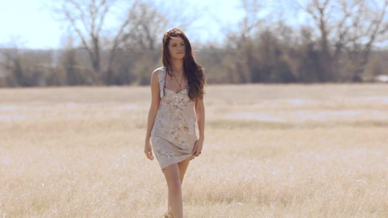 Go Behind the Scenes at Selena Gomez’s Sexy GQ Photo Shoot