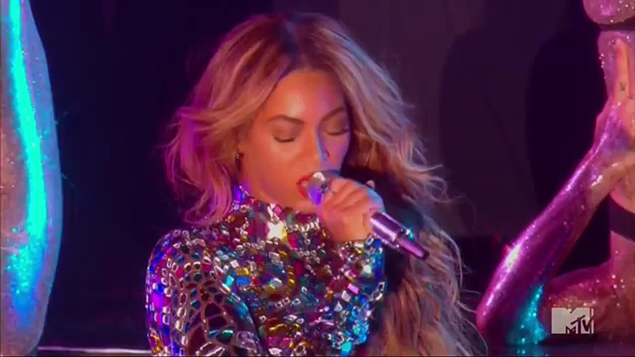 9 Famous Celebrities Without Makeup