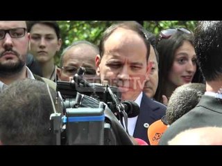 Report TV - Nishani te Parku: Këtu po bëhet vandalizëm, duhet rezistencë