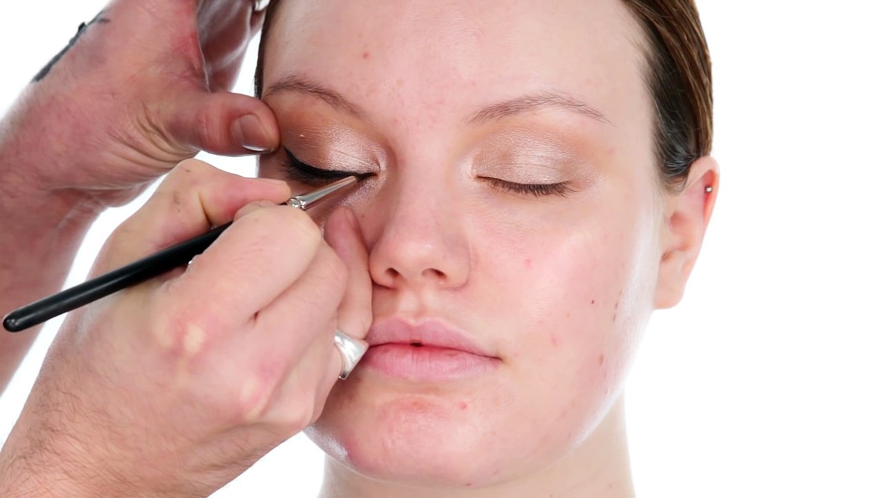 Adele's Makeup Artist Finally Dropped A Winged Eyeliner Tutorial And We're All Freaking Out!