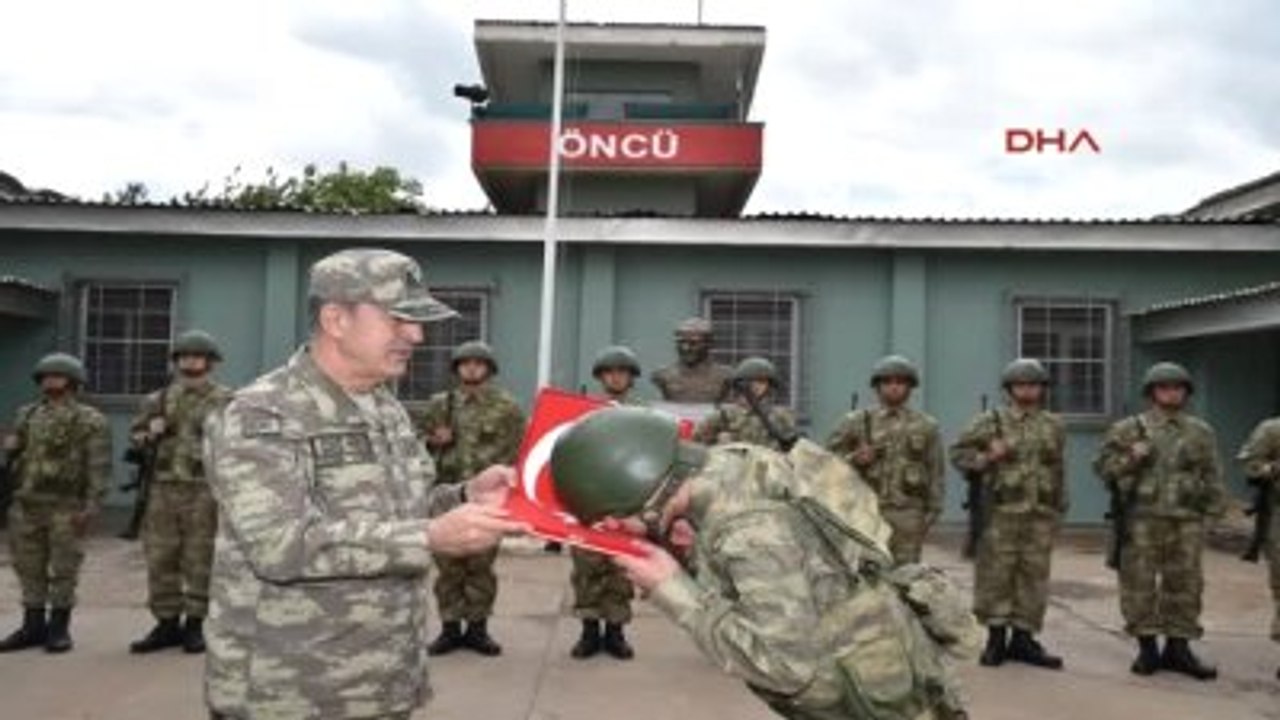 Kilis - Genelkurmay Başkanı Akar, Sınırdaki Birlik ve Karakolları Denetledi