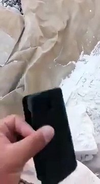 استغفر اللہ موبائل کے کوور پر قرآنی آیات ...اس ویڈیو کو زیادہ سے زیادہ شیئر کریں تاکہ مسلمان احتیاط کر سکیں RepostLike apna apka by apna apkaFollow 36