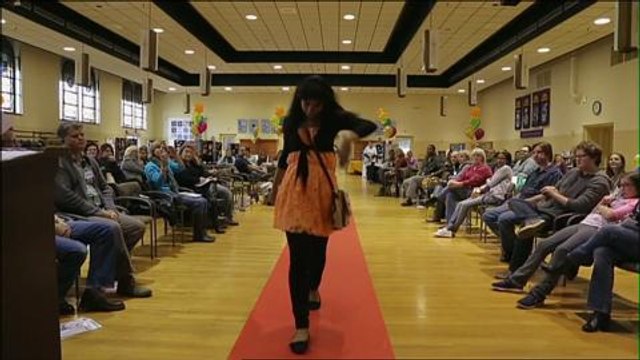 Etats-Unis, enfants jetables , défilé de mode d'enfants voulant se faire adopter