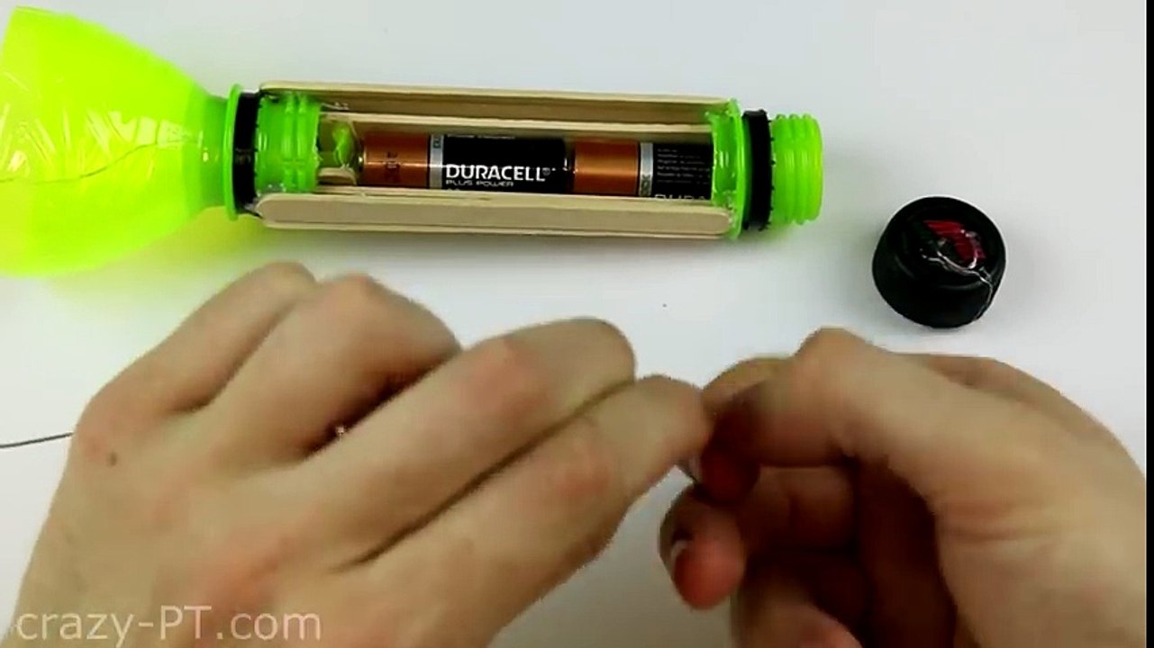 How to Make a Flashlight using Plastic Bottles