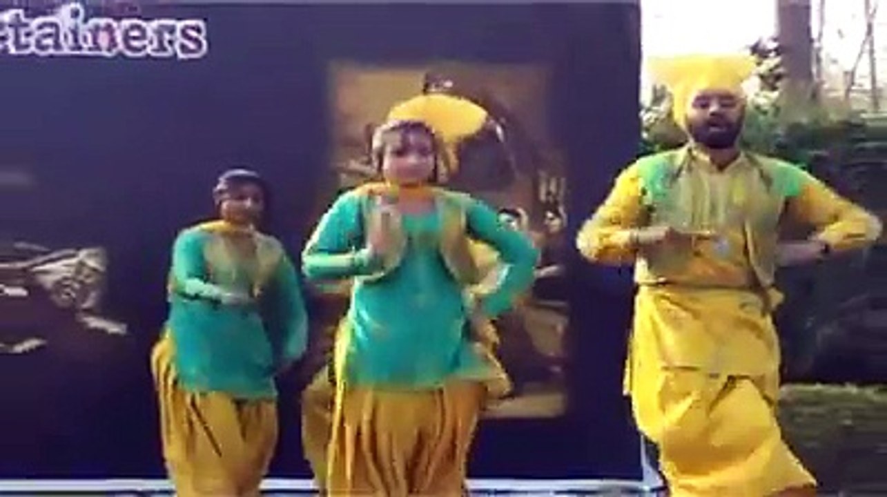 Punjabi mast dance
