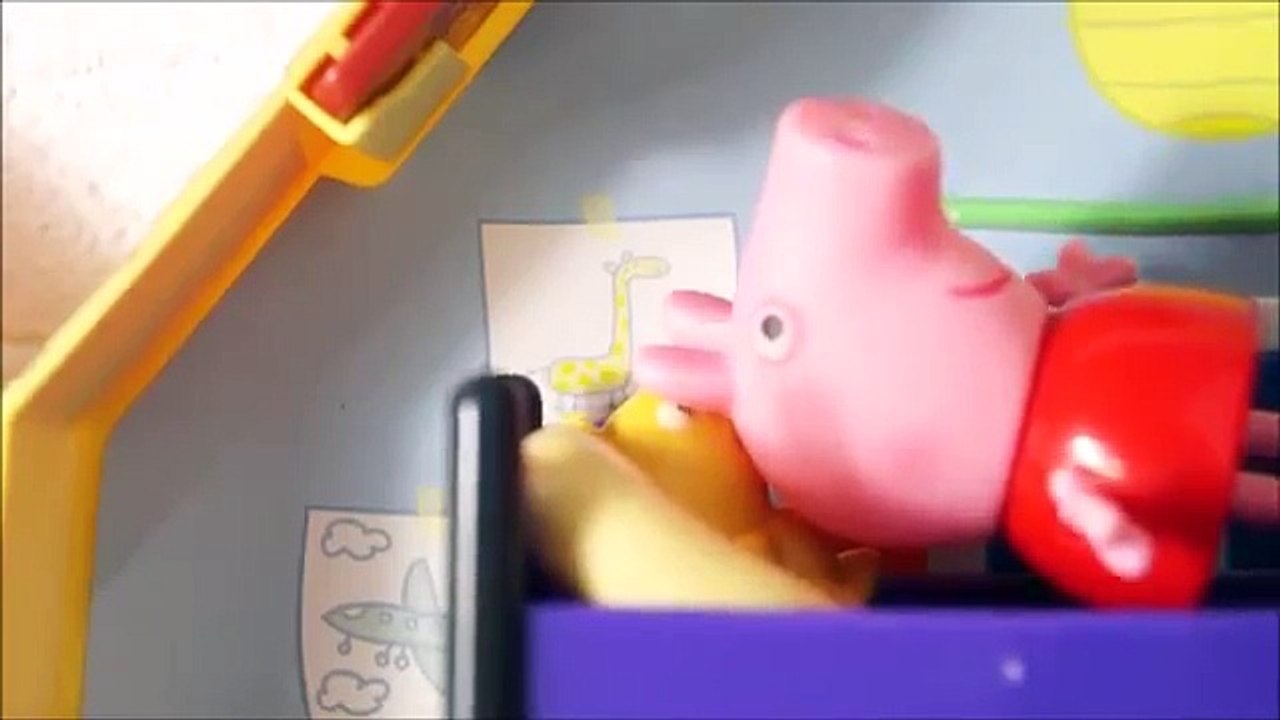 PIG GEORGE DA FAMÍLIA PEPPA PIG É GÊMEO! MAMÃE PIG GRÁVIDA E PAPAI PIG DESMAIA! EM PORTUGUES