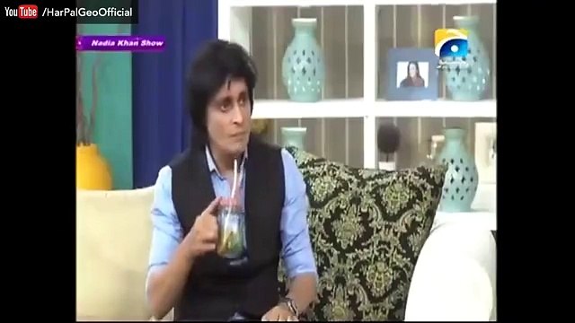 Check the Reaction of Sahir Lodhi When Nadia Khan Asked “Kabhi Waxing Ya Threading Karwai Hai