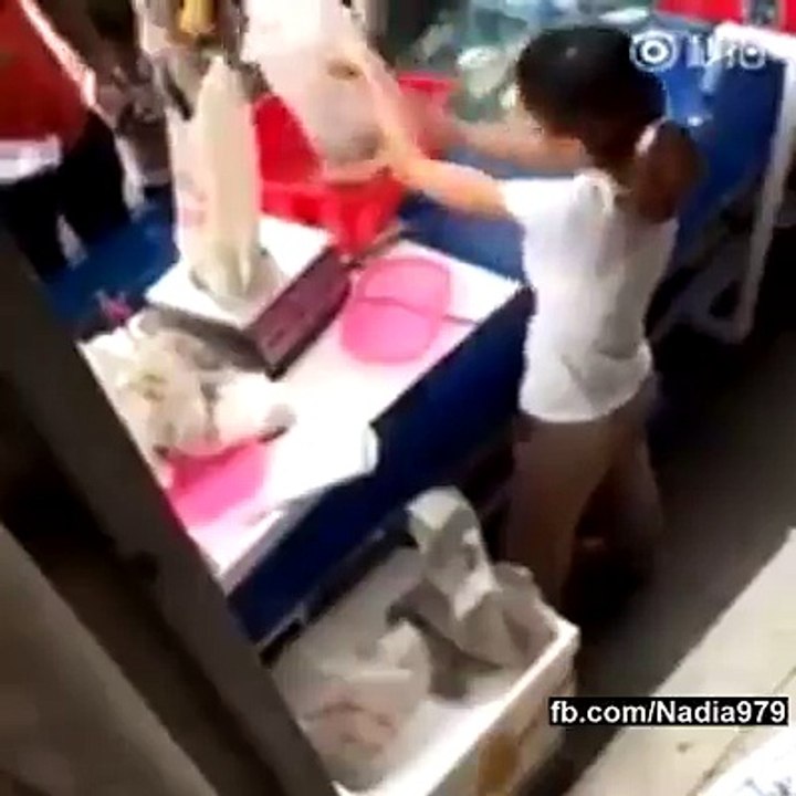 Larki ka kam check kro zara