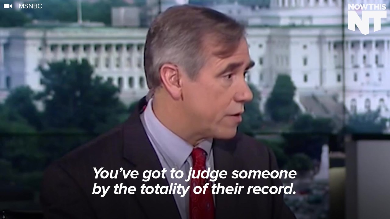 Bernie Sanders Gets First Senate Endorsement From Sen. Jeff Merkley