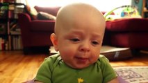 10 Melhores Vídeos Engraçados Do Bebê 2015