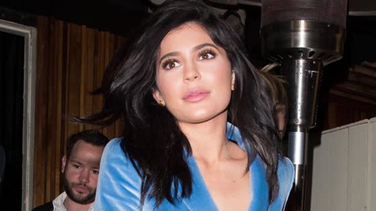 Kylie Jenner glaubt, dass sie Perücken in Mode brachte