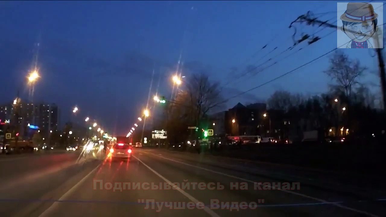 Летун на красный - ДТП в Москве Лучшее видео car crash