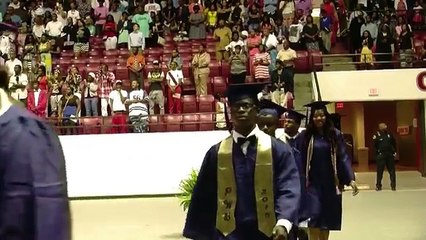 Military mom surprises son at graduation