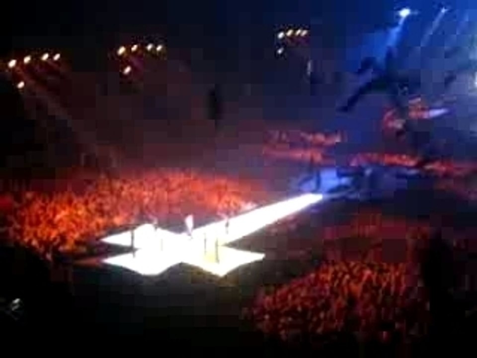 Mylene farmer - Bercy 2006 - Désenchantée( gradin 13.01)