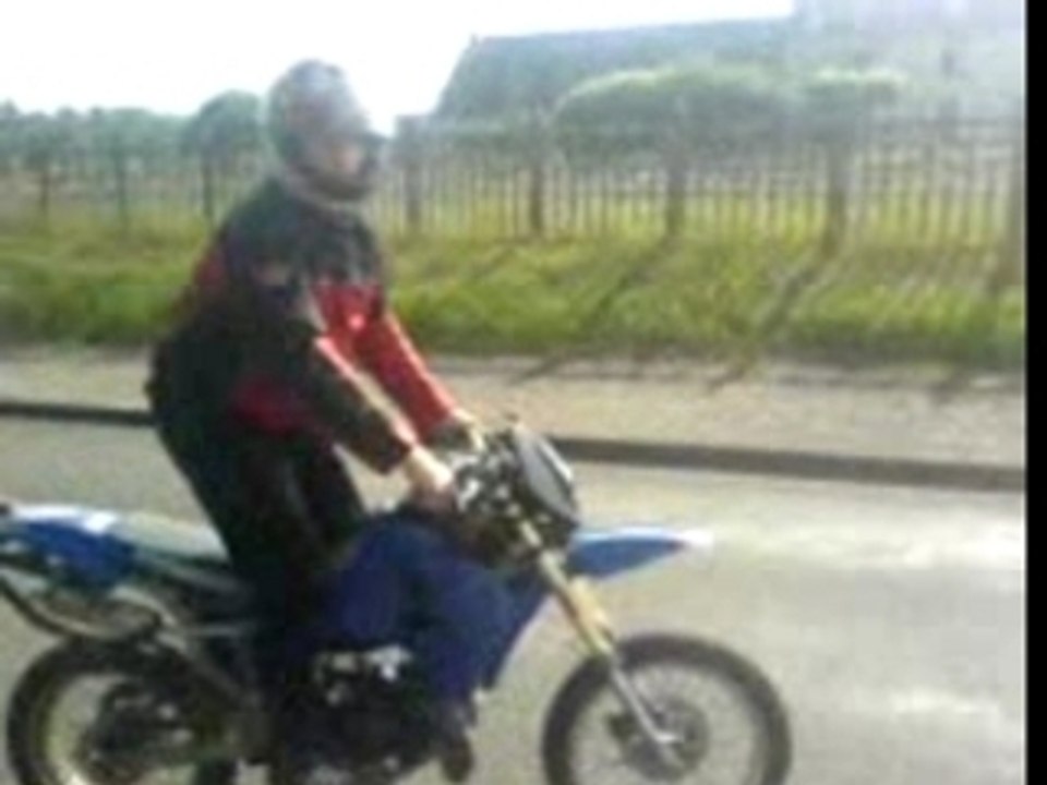 Damien stunt