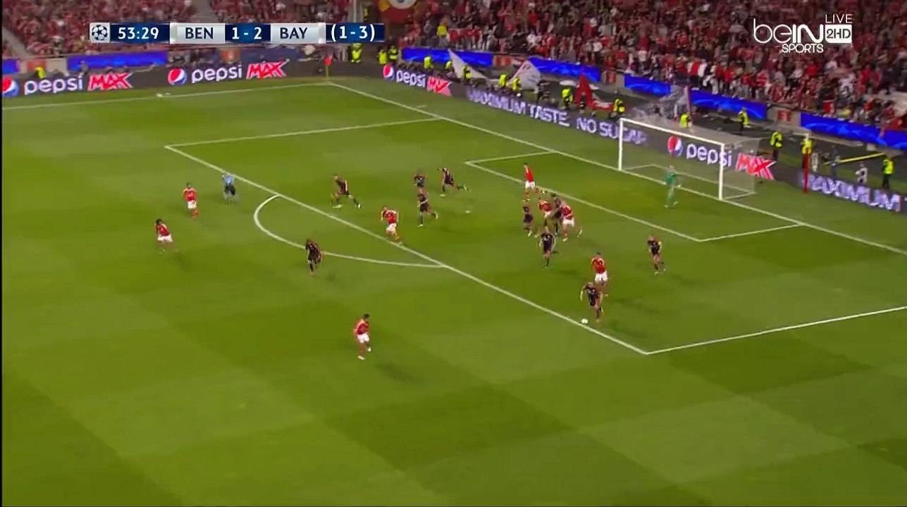 هجمة مرتدة مثالية للبايرن ودوجلاس يضيعها