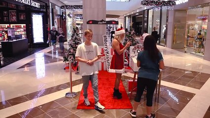 Chapstick Kissing Booth XMAS 2015