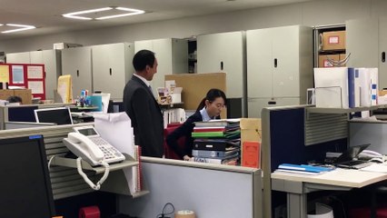 Le burn-out au bureau par les désodorisants KIWI / Japon