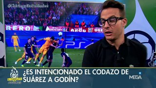 ¿Es intencionado el codazo de Luis Suárez a Godín?