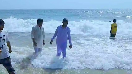 Manora Karachi enjoying Sunday With Shoaib & Ajaib ..27_3_2016