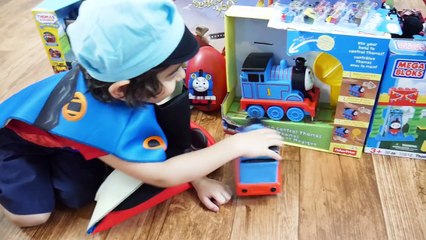 GIANT EGG SURPRISE OPENING Thomas and Friends Super Giant Golden Surprise Egg Biggest Surprise Egg