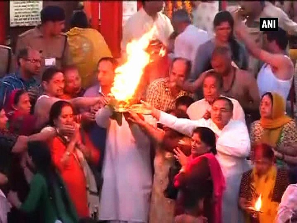Devotees take holy dip in Haridwar