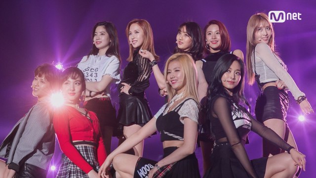 [KCON 2016 Japan×M COUNTDOWN] 'TWICE'의 상큼발랄 'Intro+OOH-AHH하게' 무대