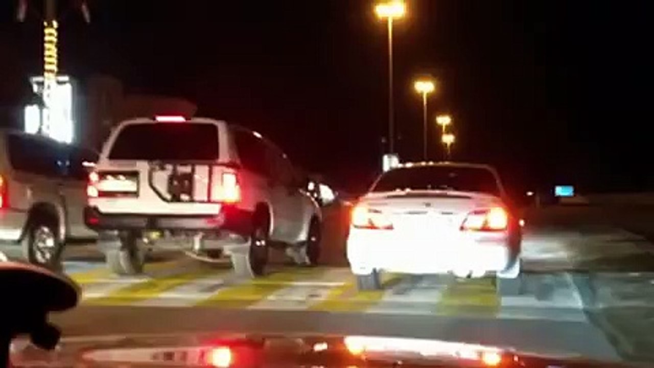 Crazy landcruiser burn out . . . . . Woow you can't believe