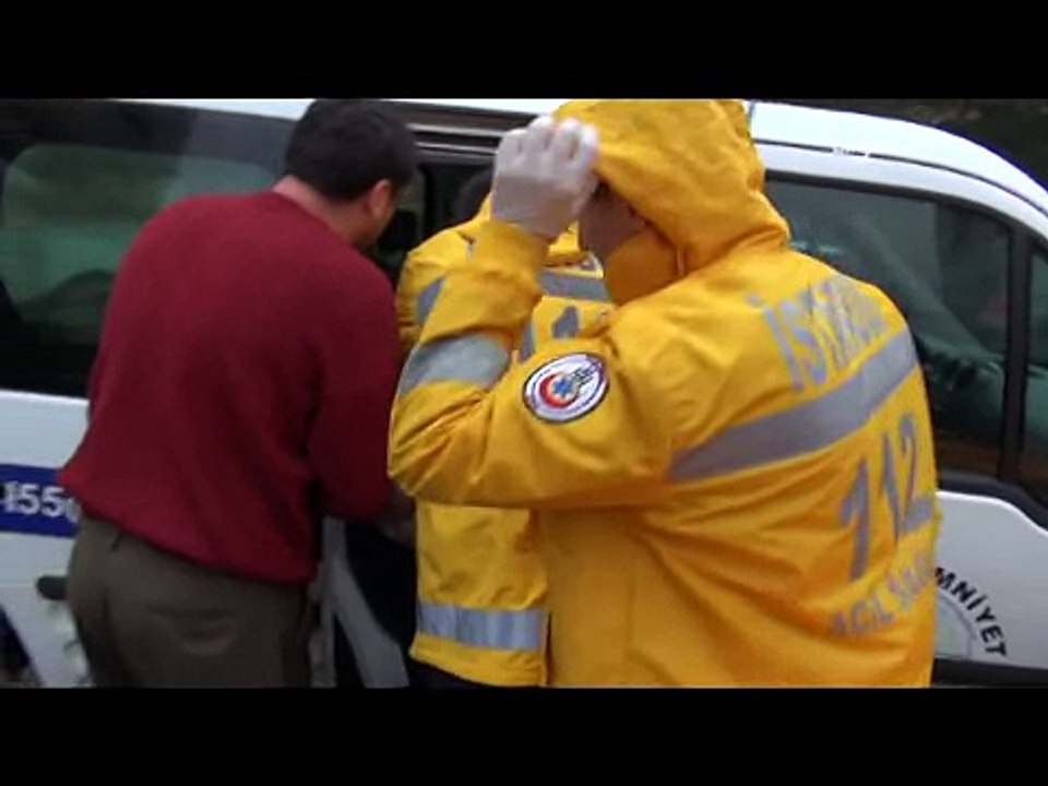 Boşanmak isteyen eşini hastanelik etti