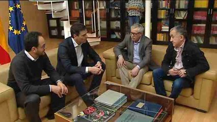 Sánchez se reíne con los líderes de CCOO y UGT