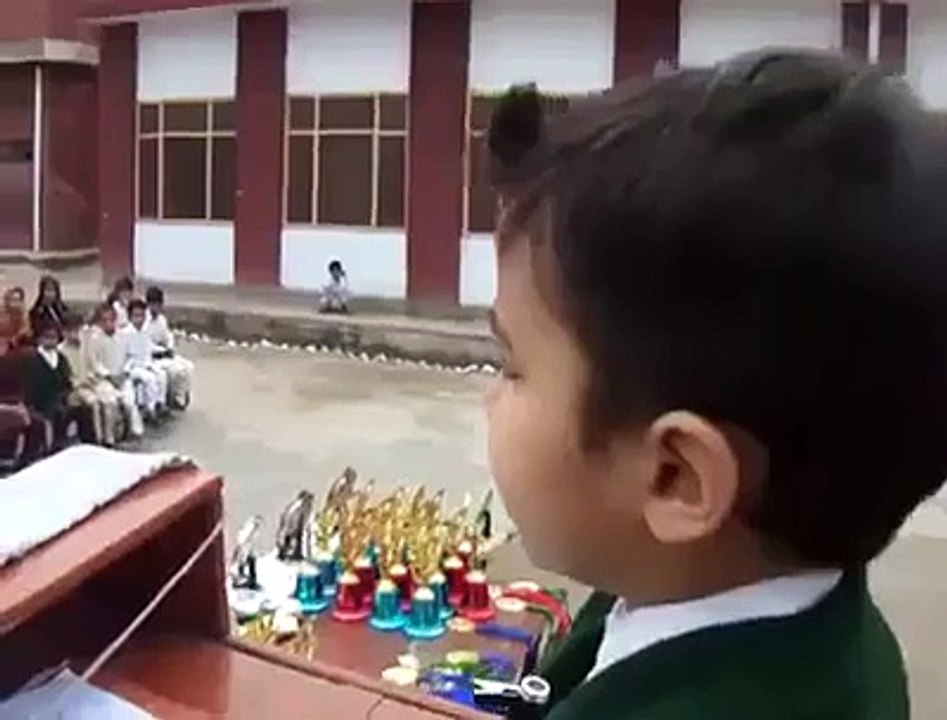 ننھے بچے کی خوبصورت آواز میں تلاوت قرآن مجید۔