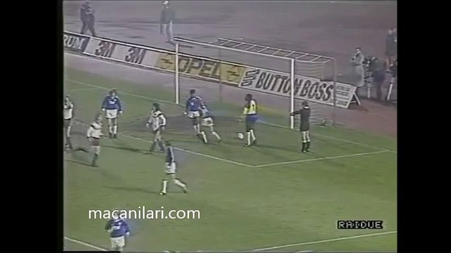 21.10.1987 - 1987-1988 UEFA Cup Winners' Cup 2nd Round 1st Leg Hamburger SV 0-1 AFC Ajax