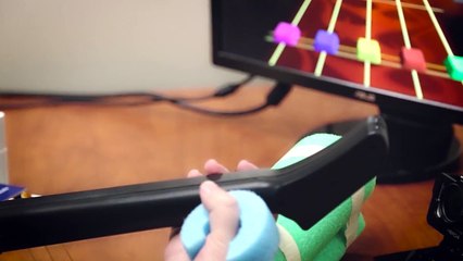 Grâce à une puce dans le cerveau, un tétraplégique joue à Guitar Hero