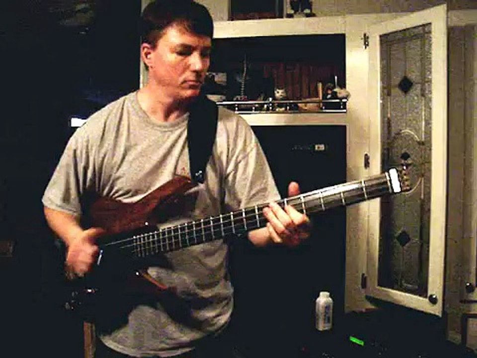 Freestyle slap on my Washburn-Status Headless bass