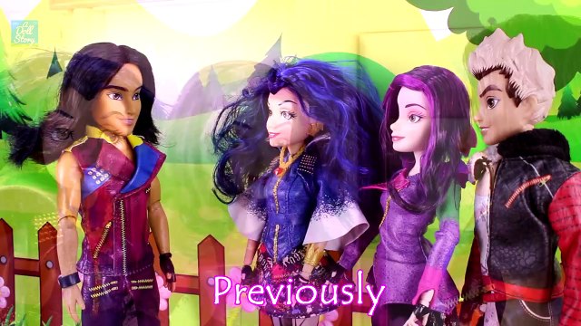 Descendants Jay Steals Frozen Elsas Crown PART 2! With Descendans Mal & Evie, Frozen Elsa, Anna