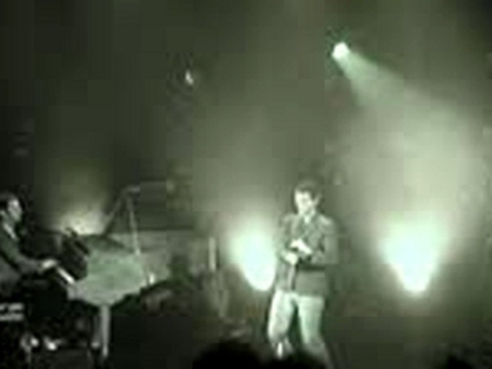 Aaron - Reprise de Bjork (bachelorette)