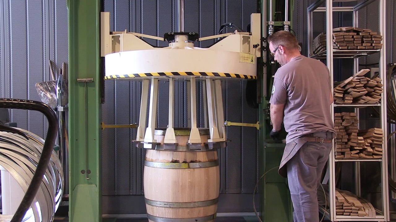 Portrait : Pierrre Toillon et Olivier François, tonneliers à la Tonnellerie Taransaud