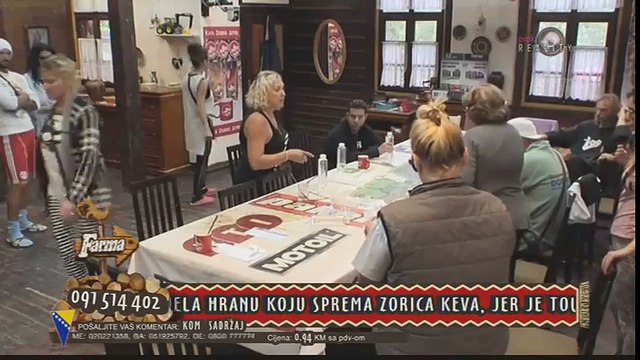 Farma 7 - JELENA GOLUBOVIC-STALARKA UDARA MARINU PERAZIC NOGOM U GRUDI.