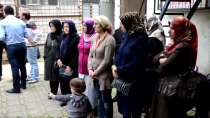 Oğlu Tarafından Öldürüldüğü İddia Edilen Hatice Öztürk'ün Cenazesi Toprağa Verildi - Kocaeli