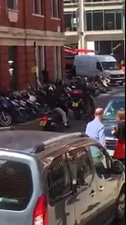 Thieves stealing KTM 990 in Francis Street, London this afternoon.