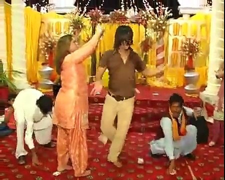 One of best mehndi dance - RANA USMAN Mehndi Dance-Best Pakistani Mehndi Occasion Dance - Mehndi dance Pakistani/ mehndi dance steps/mehndi dance photos/ Mehndi designs/Mehndi dress/Mehndi photo shoot/ Mehndi photography/Mehndi picture - Mehndi dance
